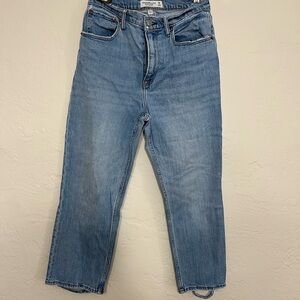 Abercrombie & Fitch The Ankle Straight Ultra High Rise Distressed - Curve Love